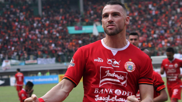 Pemain Persija Jakarta Marco Simic melakukan selebrasi usai mencetak gol pertama ke gawang PSIS Semarang pada pertandingan Liga 1, di Stadion Patriot Candrabhaga, Bekasi, Jawa Barat, Minggu (15/9/2019). Foto: ANTARA FOTO/Risky Andrianto