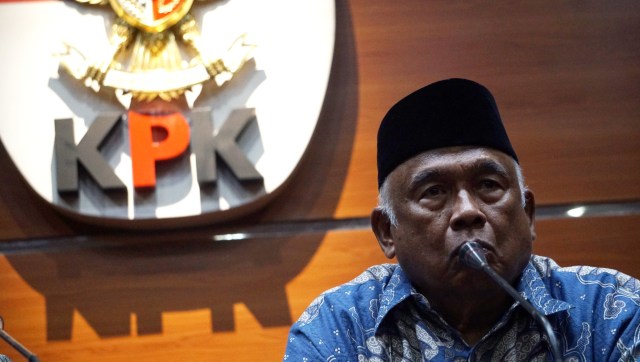Taufiequrachman Ruki memberikan keterangan pers terkait Revisi UU KPK di Gedung KPK, Jakarta, Senin (16/9). Foto: Fanny Kusumawardhani/kumparan