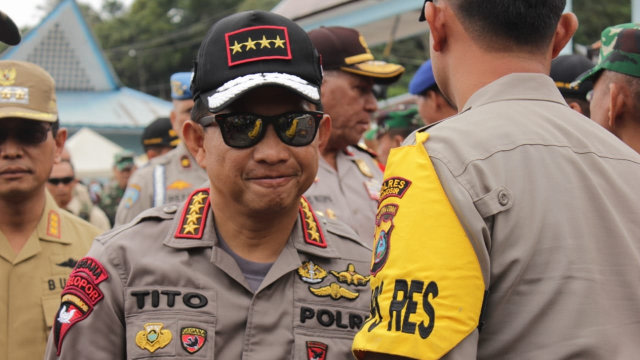 Tito Karnavian sambangi korban KM Sinar Bangun. (Foto: Ade Nurhaliza/kumparan)