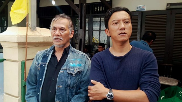 Tio Pakusadewo dan Teuku Rifnu Wikana. Foto: Alexander Vito/kumparan