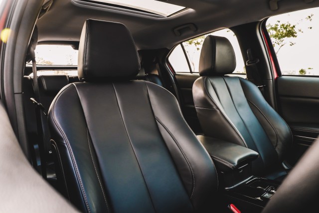 Interior dan model jok Mitsubishi Eclipse Cross Foto: Bangkit Jaya Putra/kumparan