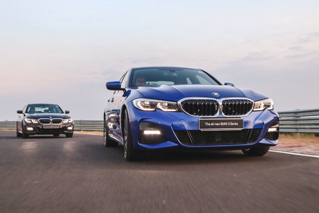 Peserta sedang mencoba handling di tikungan  Sirkuit Gelora Bung Tomo, Surabaya Foto: Bangkit Jaya Putra/kumparan