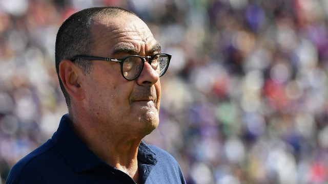 Maurizio Sarri mendampingi Juventus di laga Serie A vs Fiorentina. Foto: AFP/Vincenzo Pinto
