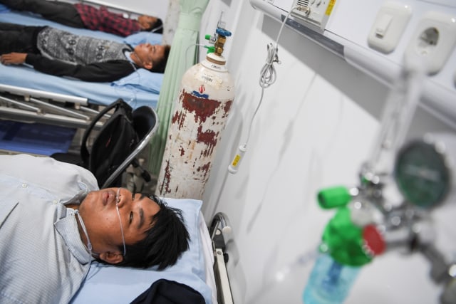 Ilustrasi pasien menggunakan oksigen di rumah sakit. Foto: ANTARA FOTO/Hafidz Mubarak A