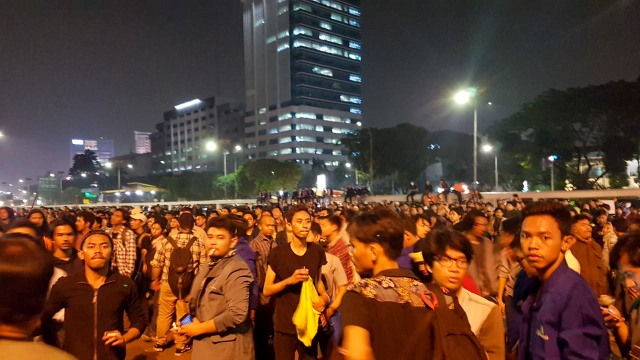 Demo Mahasiswa di Gedung DPR RI. Foto: Efira Tamara/kumparan