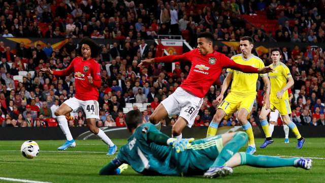 Mason Greenwood kala mencetak gol ke gawang Astana. Foto: Reuters/Jason Cairnduff