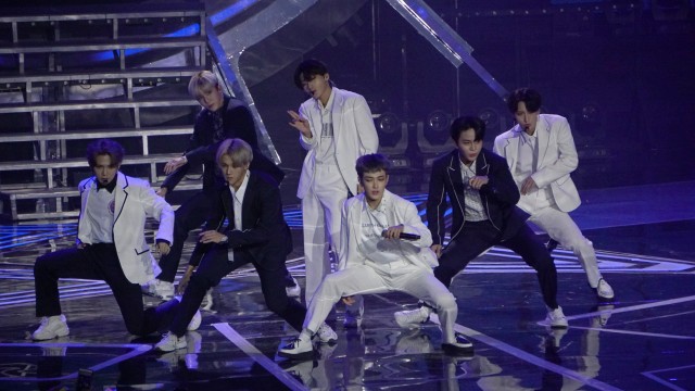 Penampilan Ateez di Smartfren WOW, Istora, Jakarta, Jumat (20/09/2019). Foto: Jamal Ramadhan/kumparan