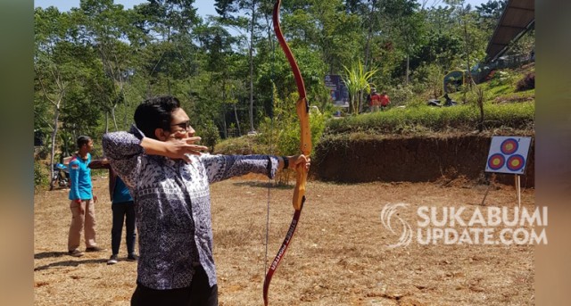 Permainan memanah yang disediakan di objek wisata Lisung Uyut Nyalindung, Kabupaten Sukabumi. | Sumber Foto:CRP 4.