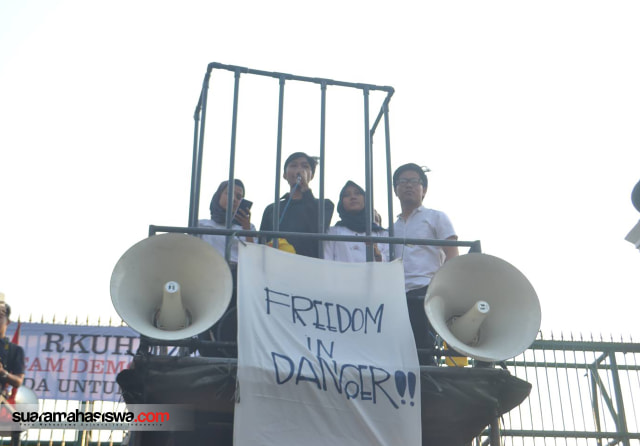 BEM UI Bersama Aliansi Masyarakat Lakukan Aksi Tolak RKUHP