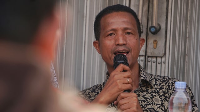 Peneliti Formappi Lucius Karus di diskusi 'Nasib Murung Bangsa atas Kebijakan RUU KPK dan RKUHP' di Ciputat, Tangerang Selatan, Minggu (22/9/291). Foto: Fanny Kusumawardhani/kumparan