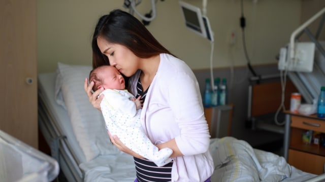 Ilustrasi ibu dan bayi baru lahir. Foto: Shutterstock