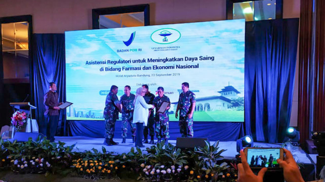 Badan Pengawasan Obat dan Makanan (POM) RI menggelar sosialisasi, desk konsultasi, dan pelatihan di Hotel Aryaduta, Kota Bandung, Senin (23/9/2019). Foto: Rachmadi Rasyad/kumparan