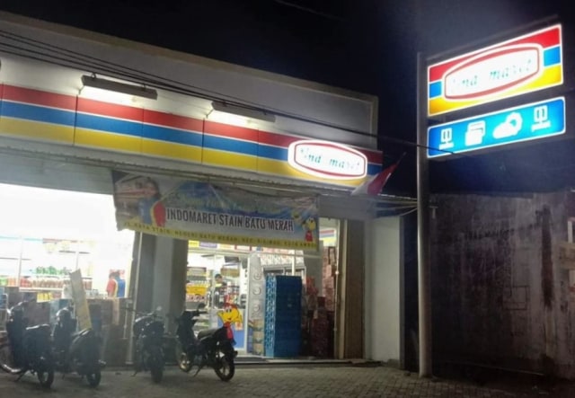 Salah satu gerai Indomaret di kawasan IAIN, Kecamatan Nusaniwe, Ambon (Foto: ambonnesia)