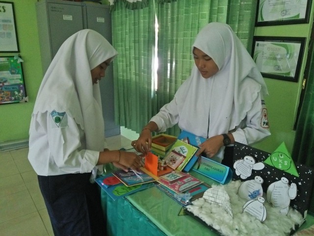 Ruang sekretariat UKS SMPN 26 Surabaya. Foto-foto : Amanah Nur Asiah/Basra