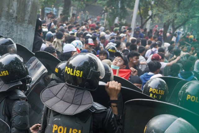 Polisi berjaga di Palmerah, Jakarta. Rabu (25/9/2019). Foto: Helmi Afandi Abdullah/kumparan