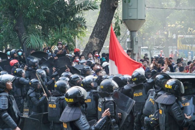 Polisi berjaga di Palmerah, Jakarta. Rabu (25/9/2019). Foto: Helmi Afandi Abdullah/kumparan