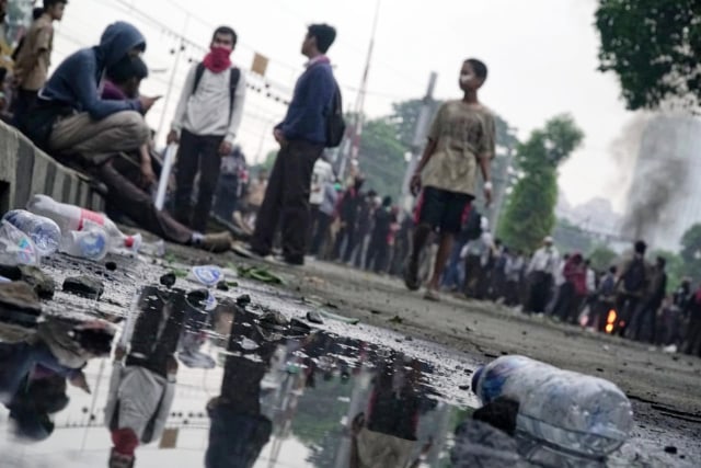 Kericuhan massa aksi siswa STM di sekitar Gedung DPR, Jakarta, Rabu (25/9/2019). Foto: Jamal Ramadhan/kumparan