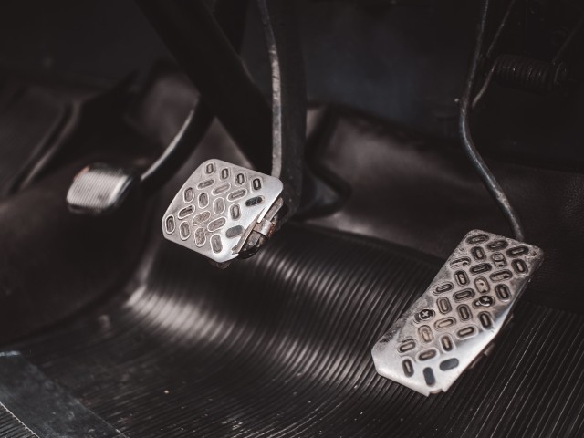 Model pedal pada Toyota Kijang generasi kedua Foto: Bangkit Jaya Putra/kumparan