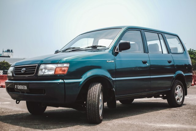 Toyota Kijang generasi keempat Foto: Bangkit Jaya Putra/kumparan
