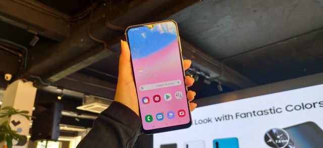 Samsung Galaxy A30s. Foto: Astrid Rahadiani/kumparan