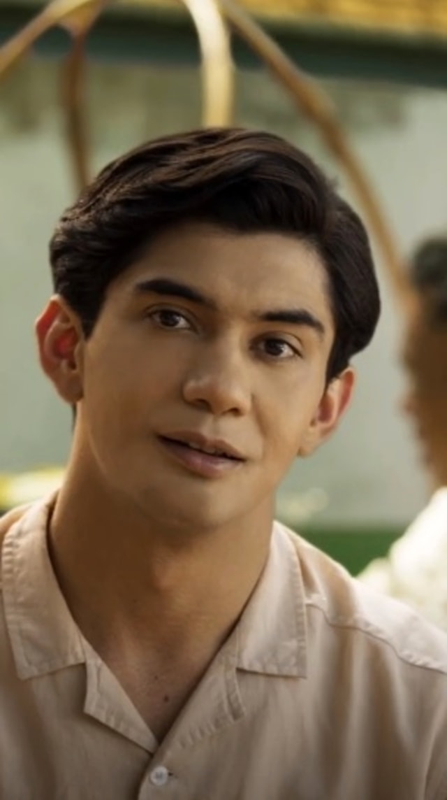 Reza Rahadian jadi Habibie Remaja di 'Habibie & Ainun 3'. Foto: Instagram/@officialpilarez