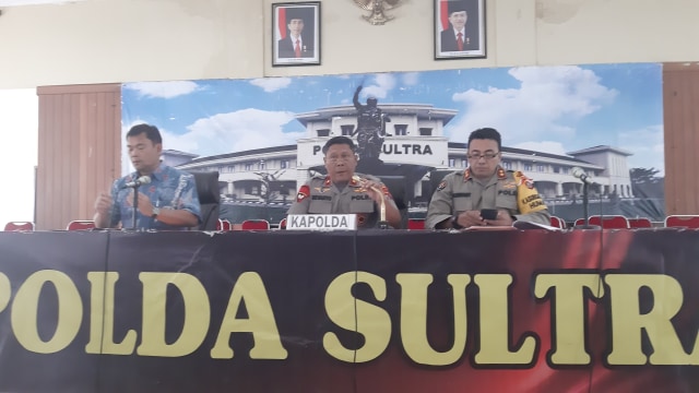 Kepala Polda Sultra, Brigjen Pol Iriyanto, saat menggelar konferensi pers terkait demo ricuh di DPRD Sultra, Foto: Wiwid Abid Abadi.