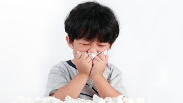 Ilustrasi anak balita masuk angin Foto: Shutterstock