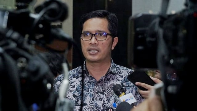 Juru bicara Komisi Pemberantasan Korupsi (KPK) Febri Diansyah memberikan keterangan pers di Gedung KPK, Jakarta, Jumat (27/9/2019). Foto: Fitra Andrianto/kumparan