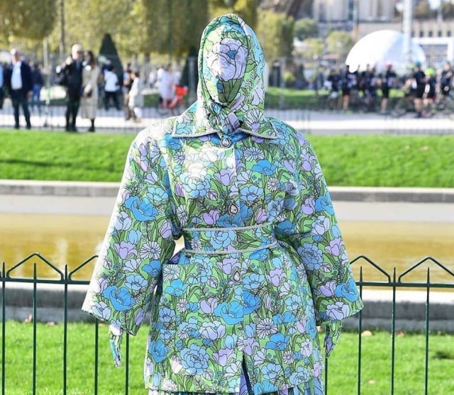 Cardi B di Paris Fashion Week. Foto: Instagram @cardibbb_official