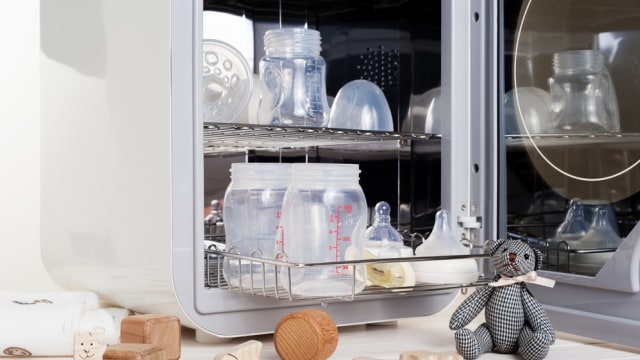 Sterilizer botol bayi. Foto: Shutterstock