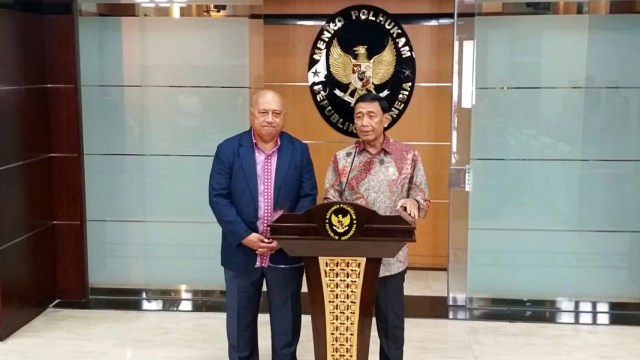 Ratu Inoke Kubuabola (kiri) dan Menteri Koordinator Bidang Politik, Hukum, dan Keamanan (Menkopolhukam), Wiranto. Foto: Fadjar Hadi/kumparan