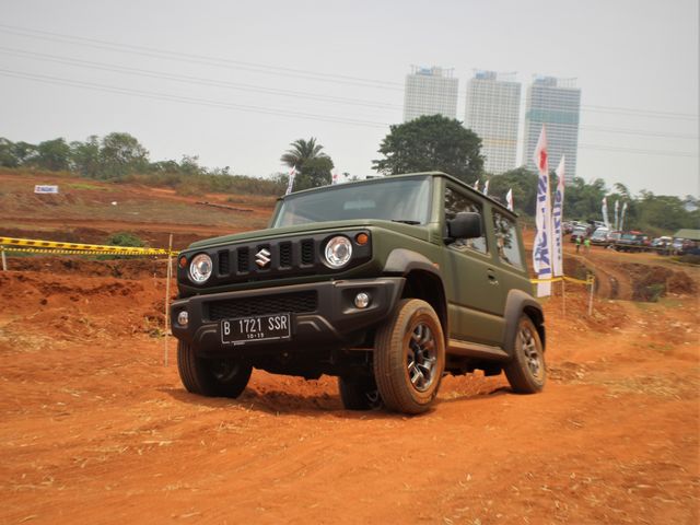 Suzuki Jimny Foto: Muhammad Ikbal/kumparan