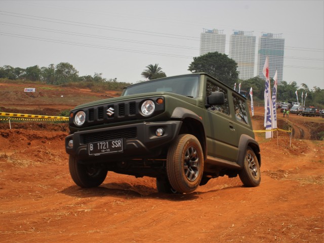 Suzuki Jimny Foto: Muhammad Ikbal/kumparan