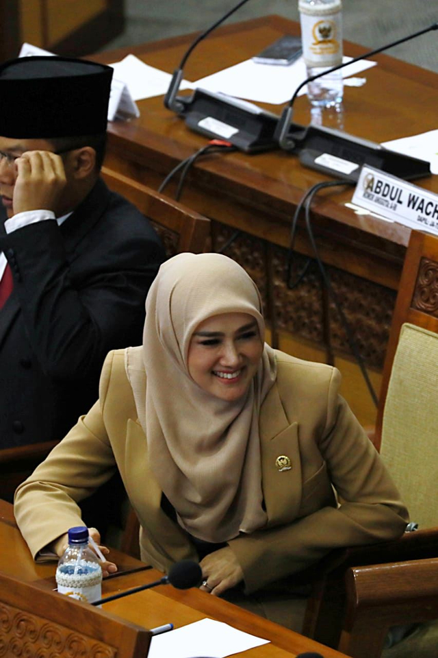 Mulan Jameela menghadiri sidang paripurna ke-2 DPR RI masa persidangan 1 tahun sidang 2019-2020 di Ruang Rapat Paripurna, Jakarta, Selasa (1/10/2019). Foto: Fanny Kusumawardhani/kumparan