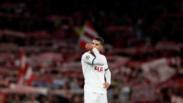 Ekspresi kecewa Erik Lamela saat Tottenham dihancurkan Bayern. Foto: Reuters/Paul Childs