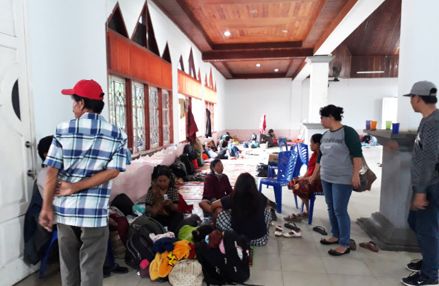Para pengungsi kerusuhan Wamena di Aula Tongkonan, milik Ikatan Keluarga Toraja (IKT) Papua di Kotaraja, Kota Jayapura. (Foto Liza)