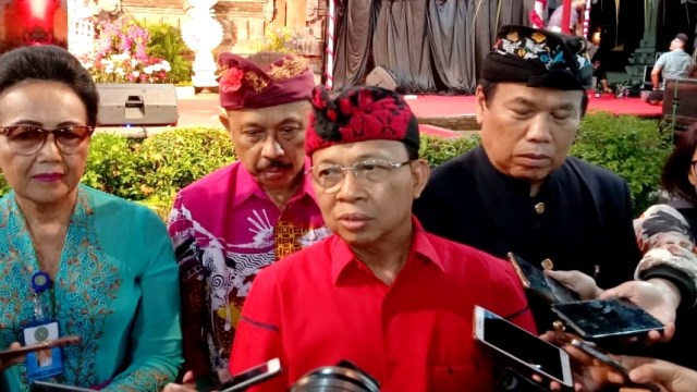 Gubernur Bali Wayan Koster di Rumah Dinas Gubernur Bali, Denpasar, Rabu (2/10/2019). Foto: Denita Br Matondang/kumparan