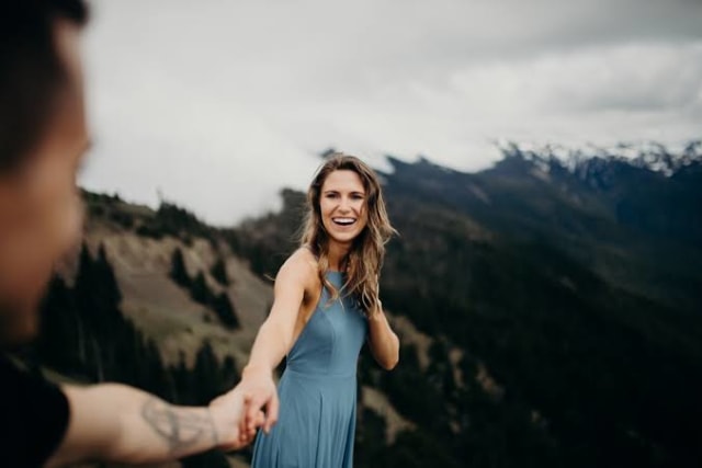 Diam-diam dengan yang lain Photo by Benjaminrobyn Via https://unsplash.com