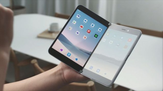 Smartphone Android dua layar, Microsoft Surface Duo. Foto: Microsoft