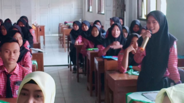 Sosialisasi penerangan hukum oleh Ikatan Adhyaksa Dharmakarini (IAD) Kejaksaan Negeri (Kejari) Brebes di aula sekolah setempat, Kamis 3 Oktober 2019. (Foto: Fajar Eko)