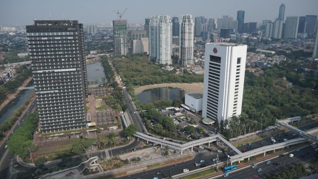 Suasana gedung perkantoran di jalan Sudirman, Jakarta. Foto: Helmi Afandi/kumparan