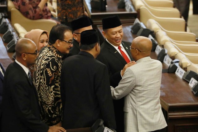 Bambang Soesatyo (kedua kanan) menghadiri sidang Paripurna MPR RI di Gedung Nusantara, Senayan, Jakarta, Kamis (3/10/2019). Foto: Fanny Kusumawardhani/kumparan 