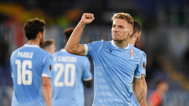 Ciro Immobile merayakan golnya ke gawang Stade Rennes. Foto: REUTERS/Alberto Lingria