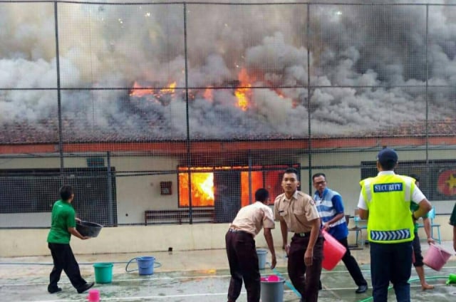 Ruang Kelompok Karya Ilmiah di SMA Negeri 1 Yogyakarta yang terbakar, Jumat (4/10/2019). Foto: istimewa.