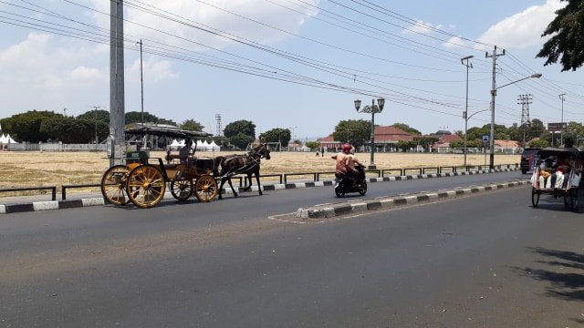 Suasana Alun-alun Utara, tempat yang biasa digunakan untuk acara pasar malam dalam perayaan Sekaten. Foto: Arfiansyah Panji Purnandaru/kumparan