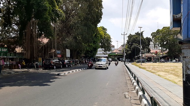 Suasana Alun-alun Utara, tempat yang biasa digunakan untuk acara pasar malam dalam perayaan Sekaten. Foto: Arfiansyah Panji Purnandaru/kumparan