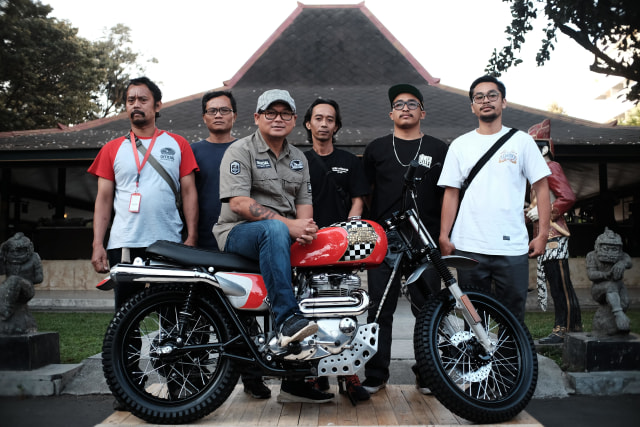Tampilan 'Ontoseno' dengan rangka dan mesin Triumph T40 Bonneville 750. Foto: Bangkit Jaya Putra/kumparan