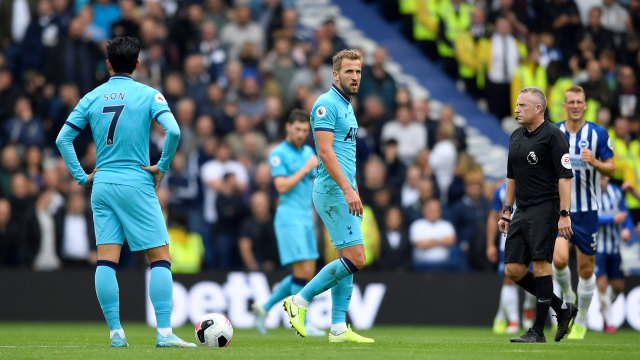 Ekspresi Pemain Tottenham Hotspur setelah kebobolan. Foto: REUTERS/Toby Melville