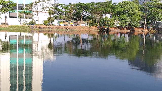 Kali Cengkareng Drain di Pantai Indah Kapuk, Jakarta Utara. Foto: Fadjar Hadi/kumparan