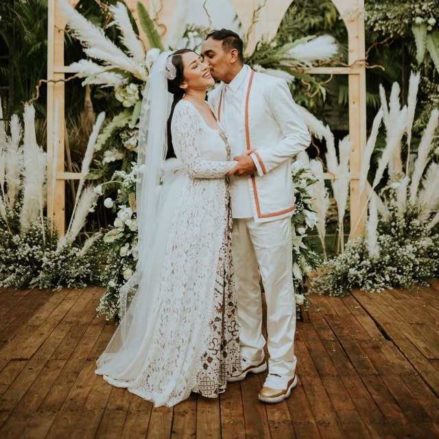 Musisi Glenn Fredly dan istrinya Mutia Ayu. Foto: Instagram @mutia_ayuu.